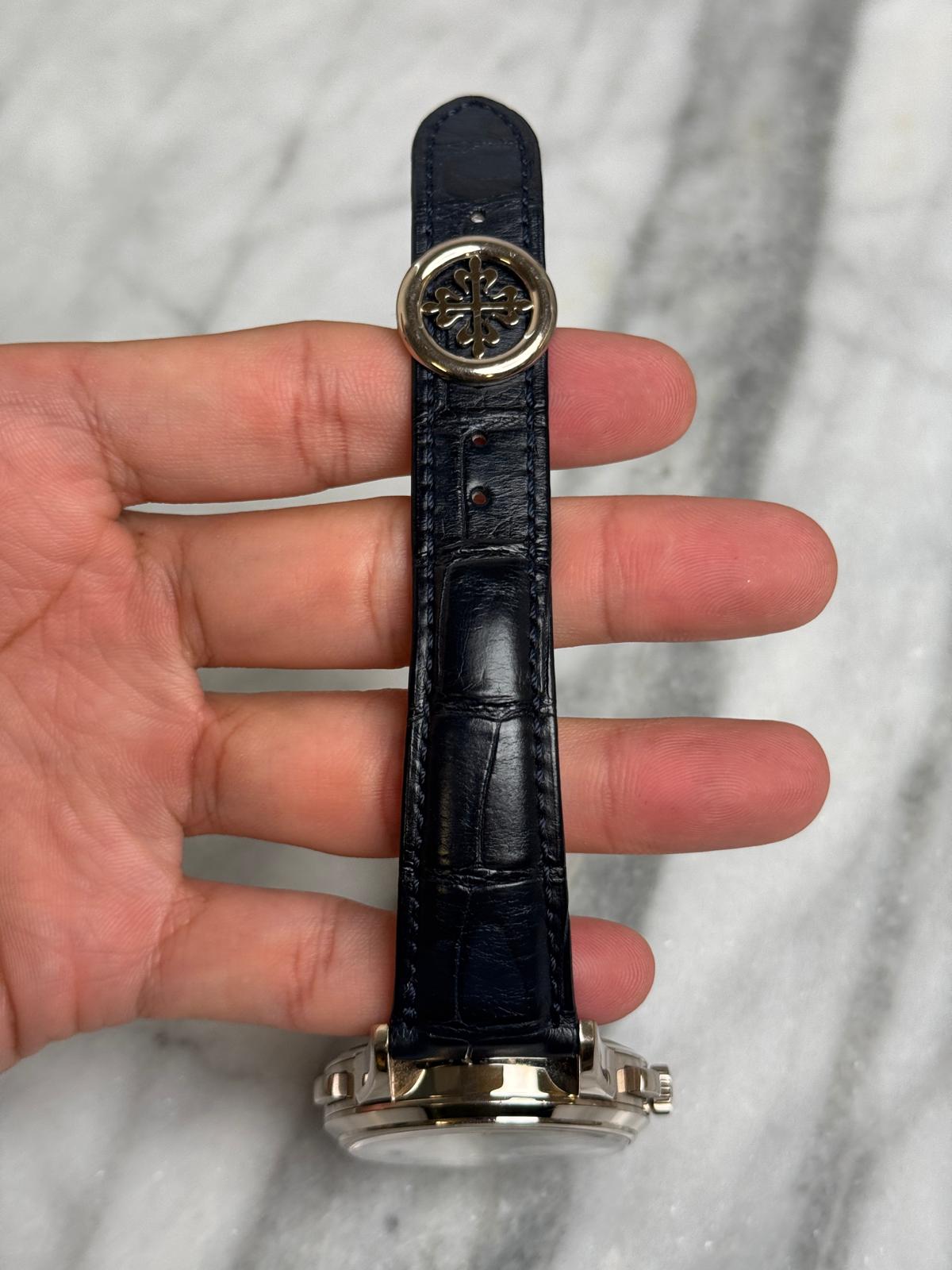 2020 5930G-010 Blue Preowned Complete